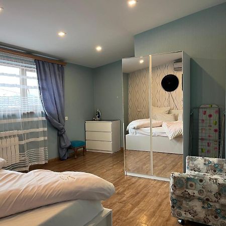 Bright Guesthouse In The Center Of Yerevan! Eksteriør billede