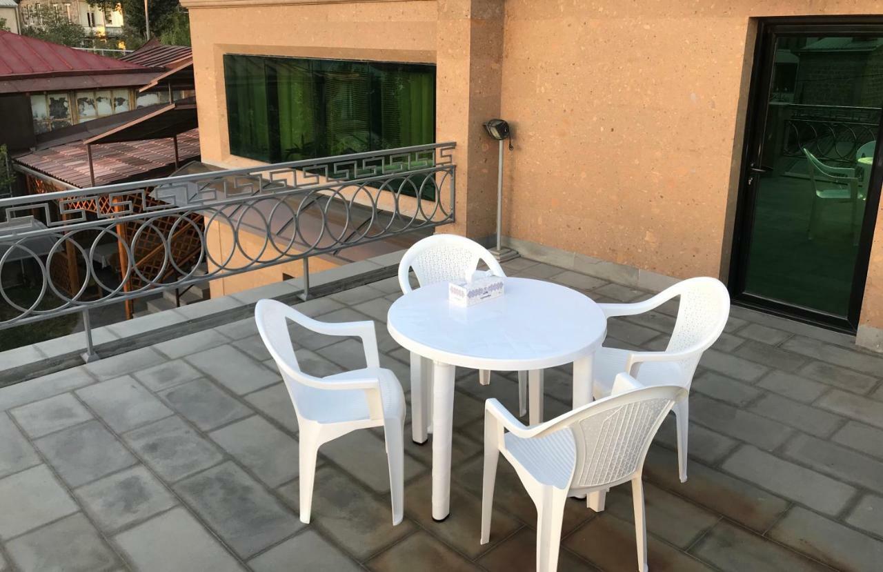 Bright Guesthouse In The Center Of Yerevan! Eksteriør billede